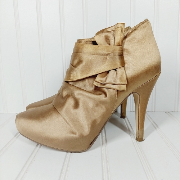 Glint Gold Bow Heeled Ankle Bootie C546 - Picture 2 of 11